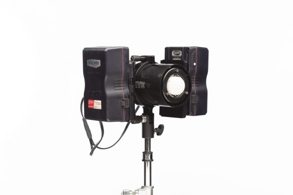 Hive Lighting Hornet 200-C Dual V-Mount Battery Plate Kit with Y-Cable - Image 4