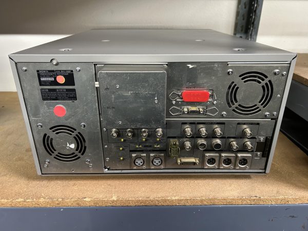 Sony BVU-950P - Image 2