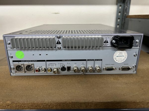 Sony J30 SDI - Image 2