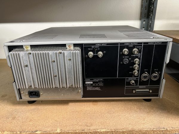 Sony UVW-1200 - Image 2