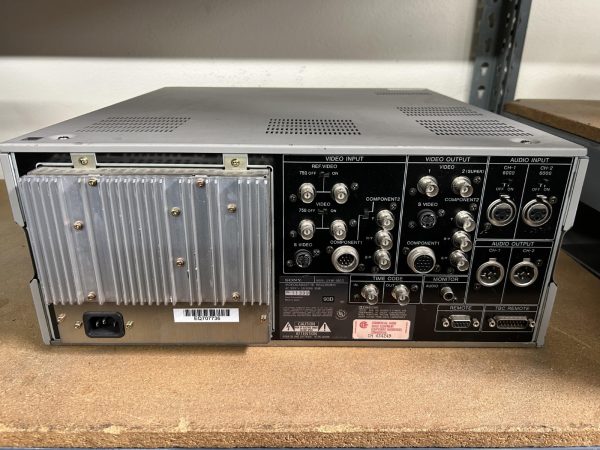 Sony UVW-1800 - Image 2