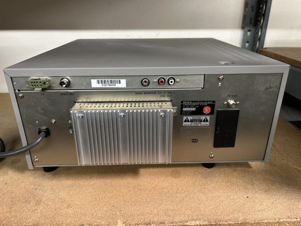 Sony VP-5020 - Image 2