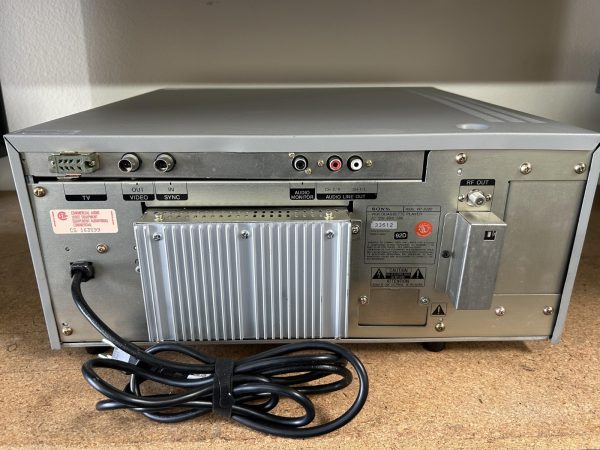Sony VP-7020 - Image 2